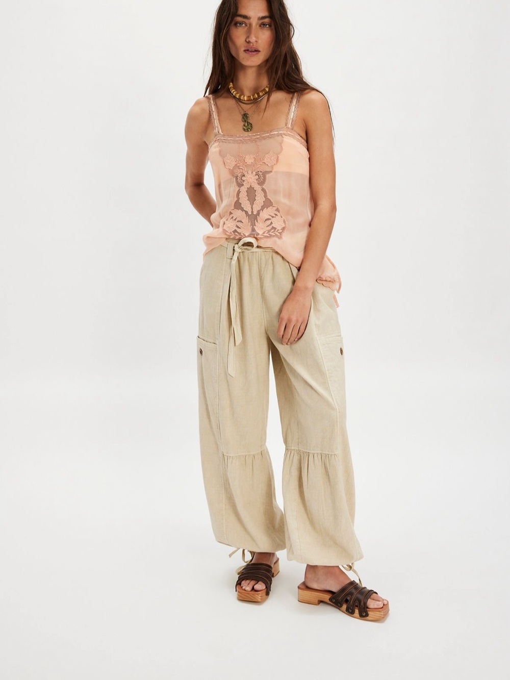 NWT Free People Wide-Leg Drawstring Cargo Pants in Oat. Size XS